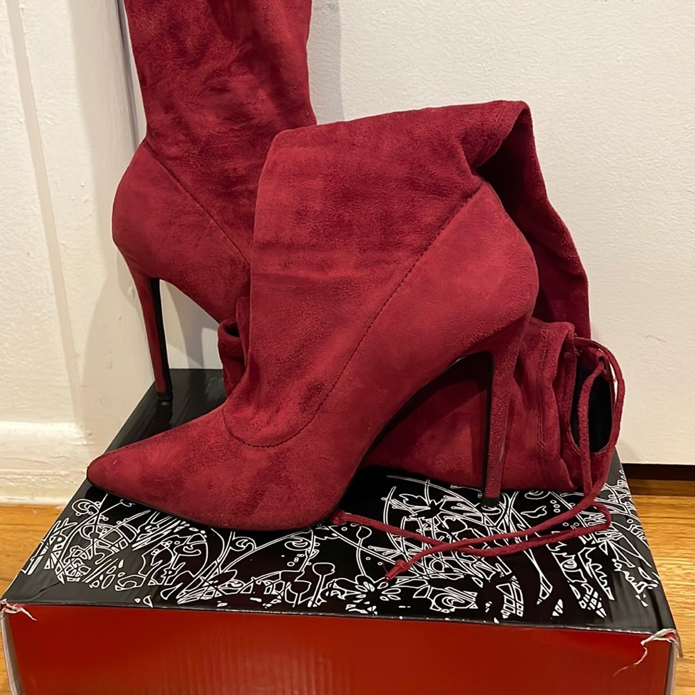 Maroon thigh heel boot